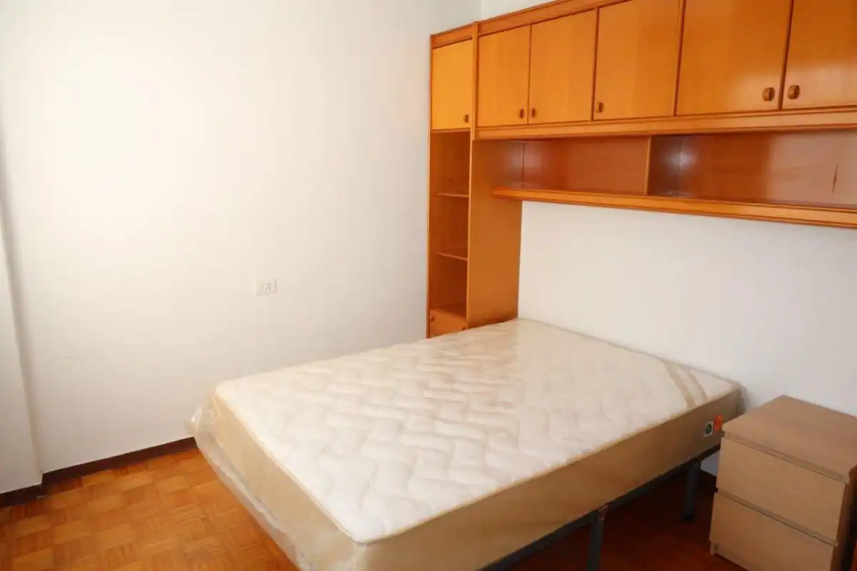 Schlafzimmer von Wohnung zur Miete in A Coruña Capital  mit Parkett
