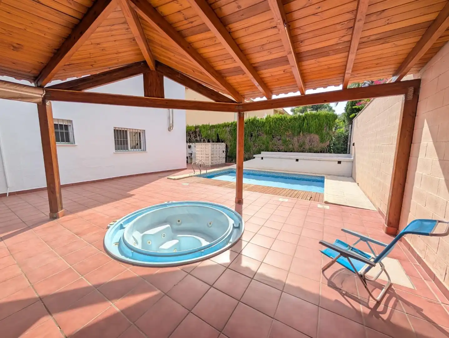 Schwimmbecken von Haus oder Chalet zum Verkauf in Gandia mit Heizung, Privatgarten und Terrasse