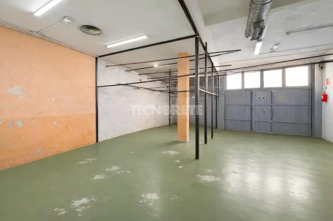 Local en venda en Madrid amb Calefacció, Parquet i Alarma