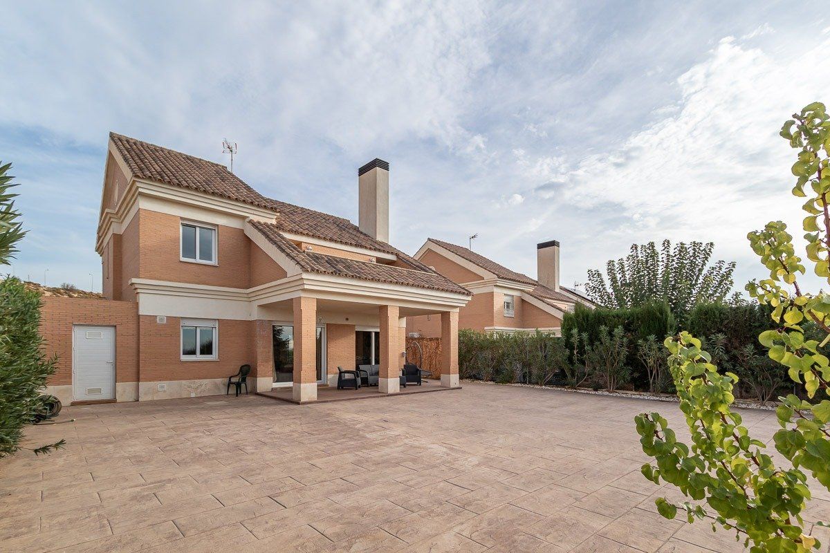 Vista exterior de Casa o xalet de lloguer en Villa de Otura amb Aire condicionat, Calefacció i Terrassa