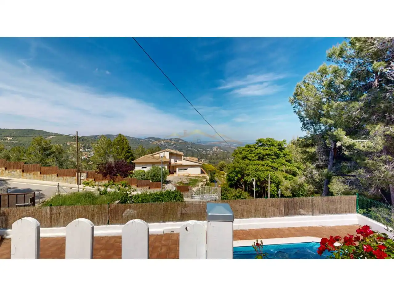 Vista exterior de Casa o xalet en venda en Corbera de Llobregat amb Aire condicionat, Jardí privat i Terrassa