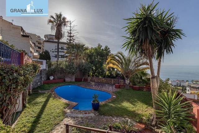 Casa-chalet en Venta en Calle de Maravillas Norte en La Herradura centro