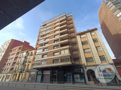 Exterior view of Flat for sale in Valladolid Capital  with Heating and Terrace