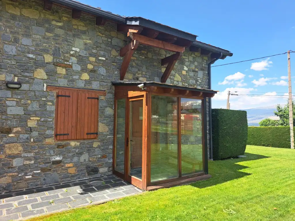 Außenansicht von Haus oder Chalet zur Miete in Osséja mit Heizung, Privatgarten und Möbliert
