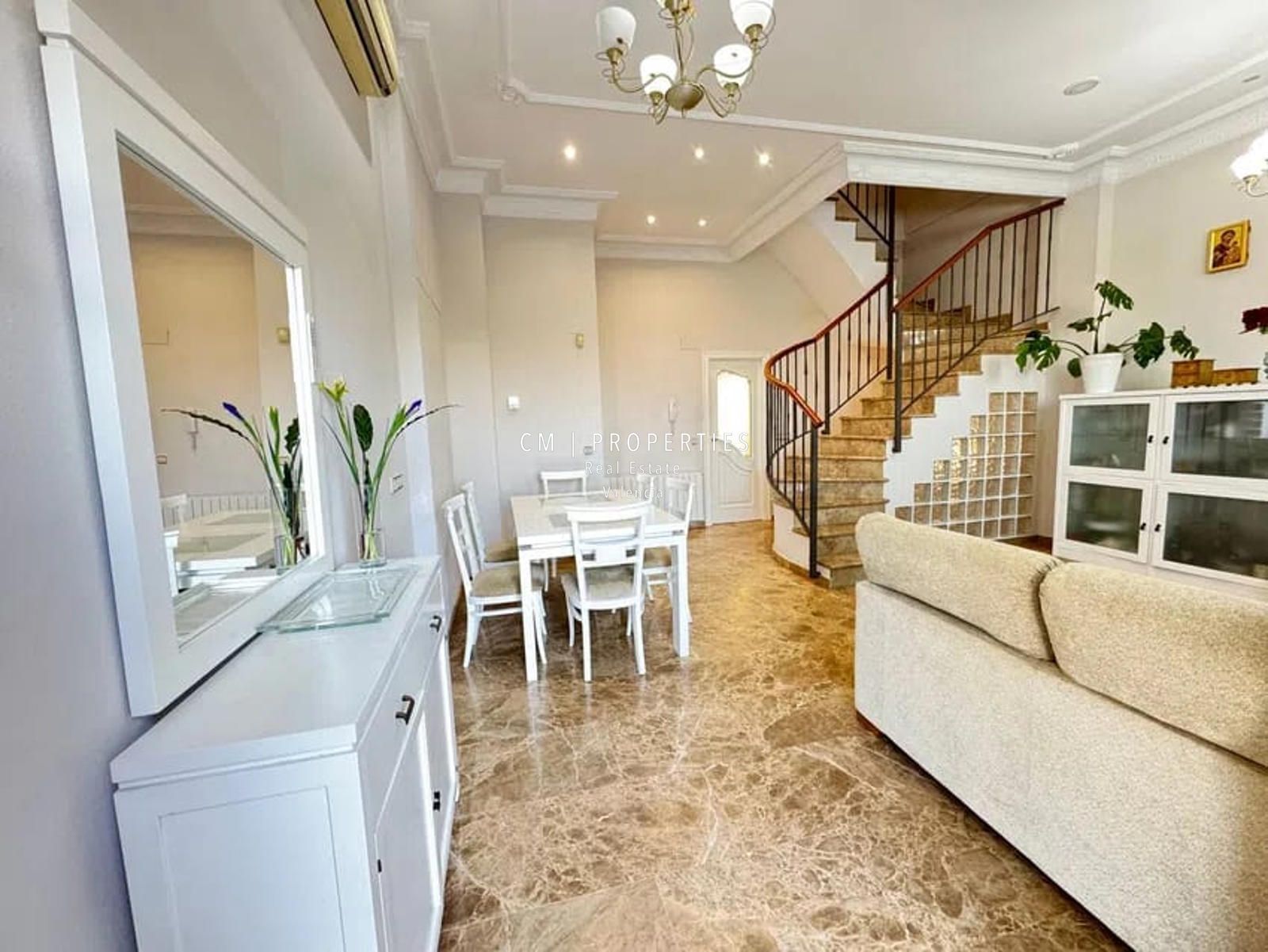 Dining room of Single-family semi-detached for sale in  Valencia Capital  with Heating, Terrace and Swimming Pool