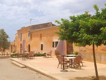 Casa con piscina in vendita a Vía de Servei