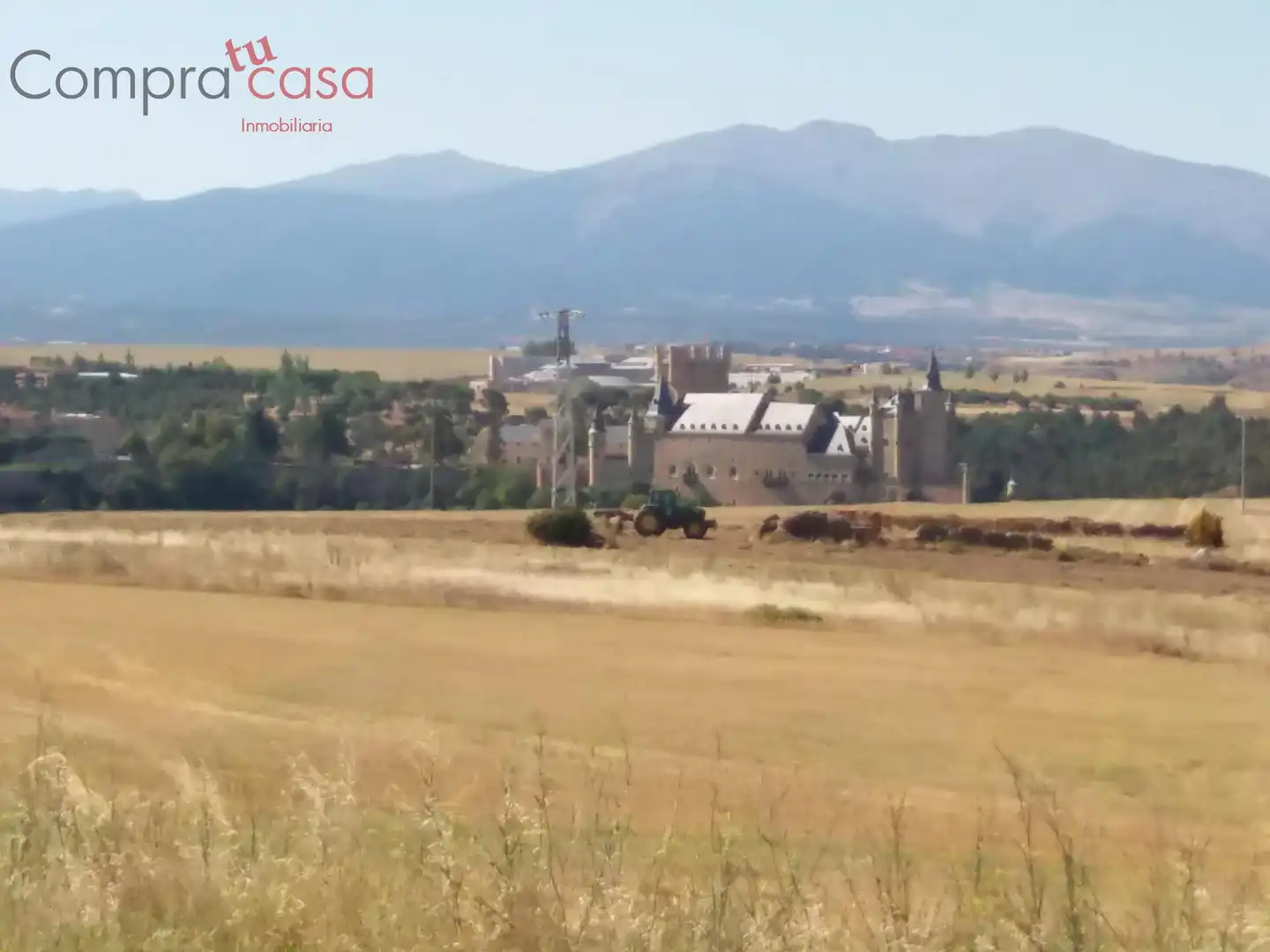 Vista exterior de Casa adosada en venda en Segovia amb Calefacció, Jardí privat i Balcó