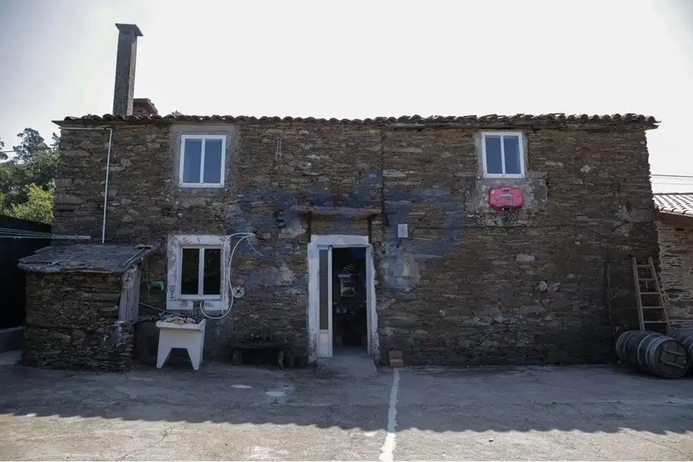 Außenansicht von Country house zum Verkauf in Touro mit Privatgarten und Terrasse