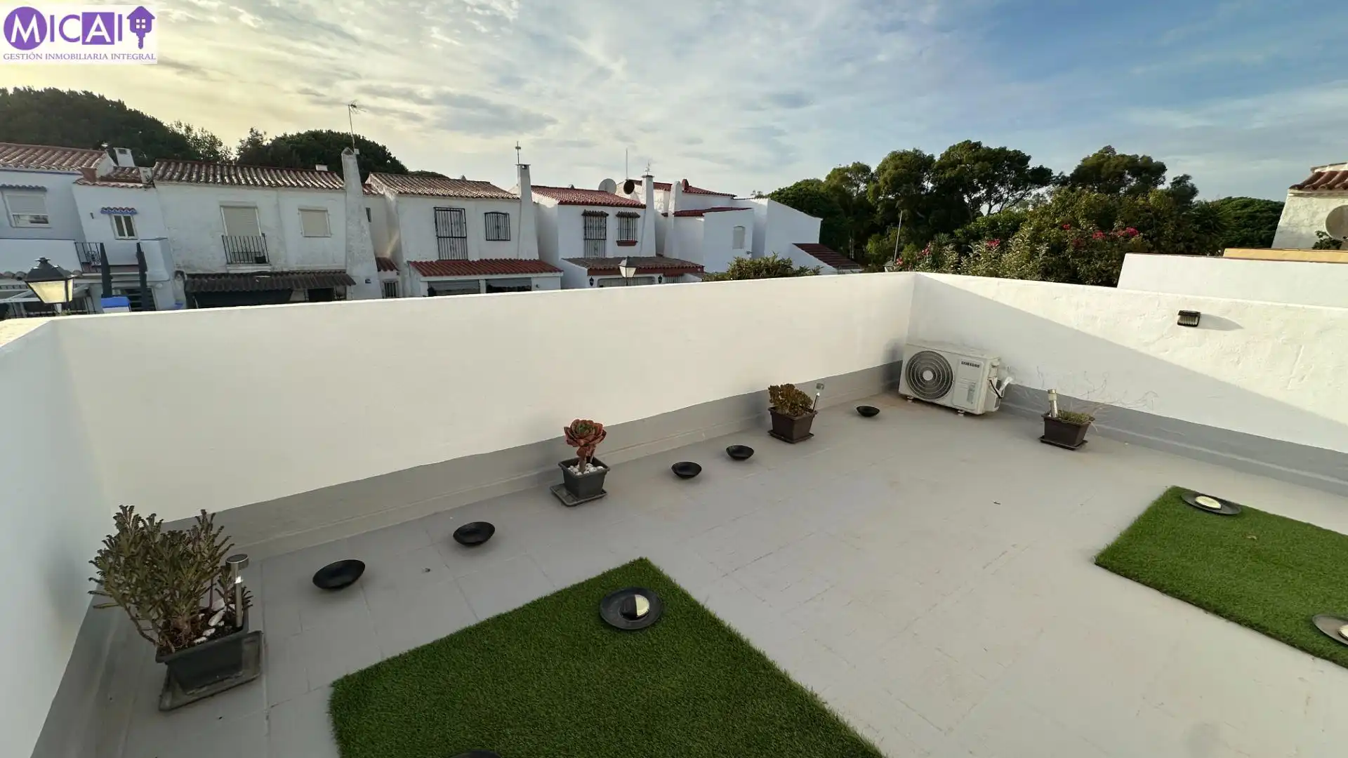 Terraza de Casa adosada en venta en Chiclana de la Frontera con Aire acondicionado, Jardín privado y Terraza