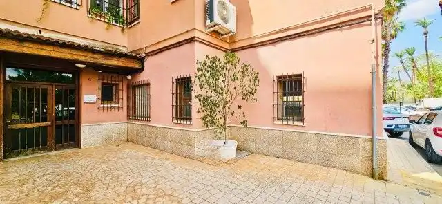 Vista exterior de Casa o xalet en venda en Orihuela amb Terrassa