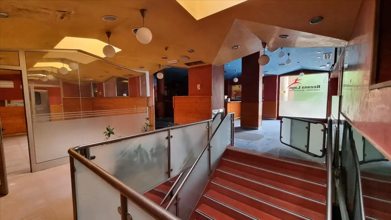 Commercial properties for sale in KRYSTAL PARC.PEÑA ROCIAS URB. BEZANA LAGO UAU-1 C/, Bezana - Prezanes