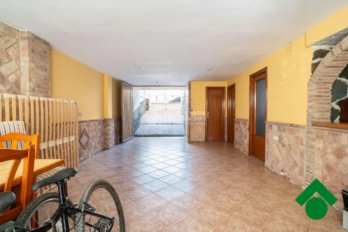 Casa adosada en venda en Pinos Puente