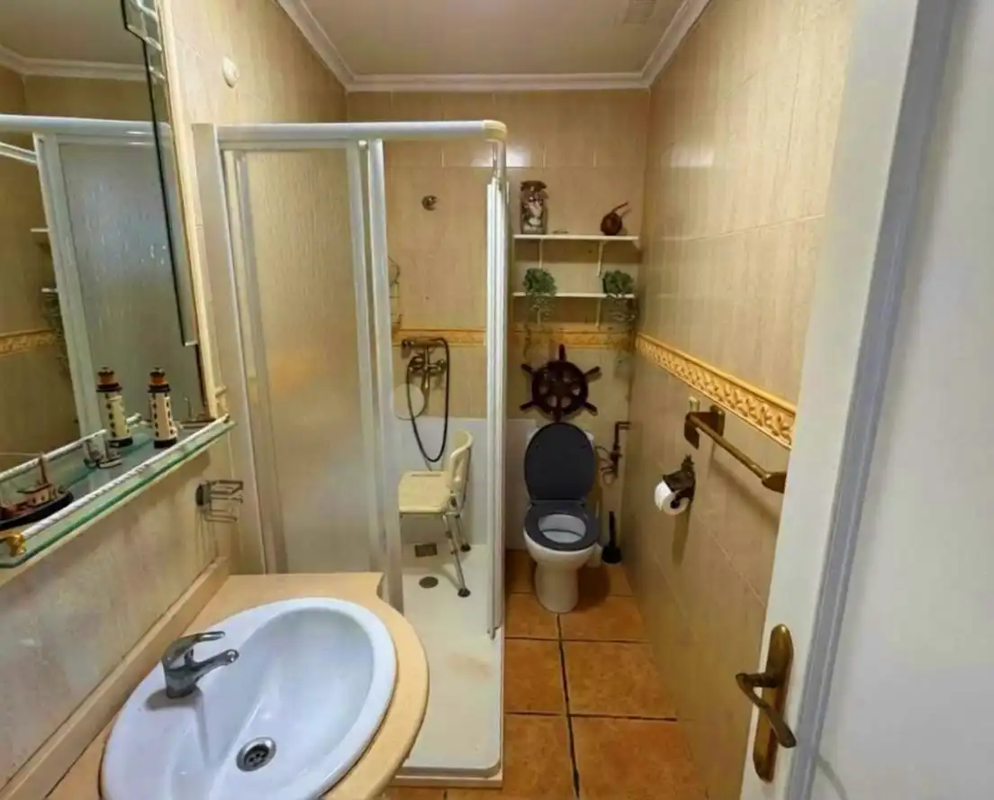 Bany de Casa o xalet en venda en Cox amb Piscina
