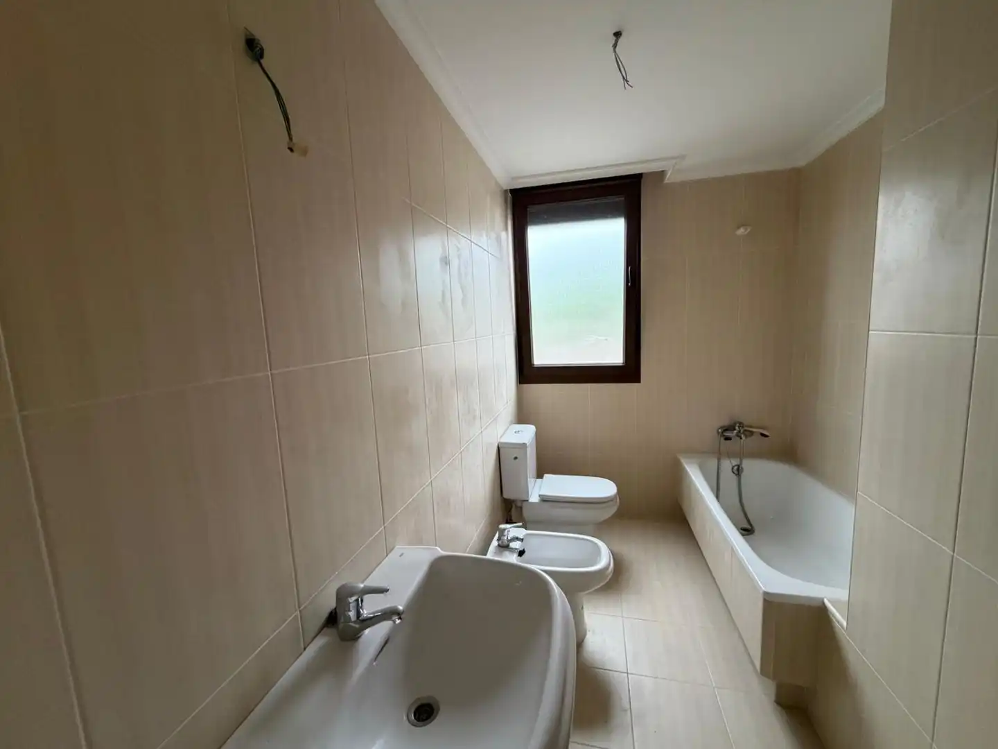 Baño de Piso en venta en Meruelo con Calefacción, Terraza y Piscina comunitaria