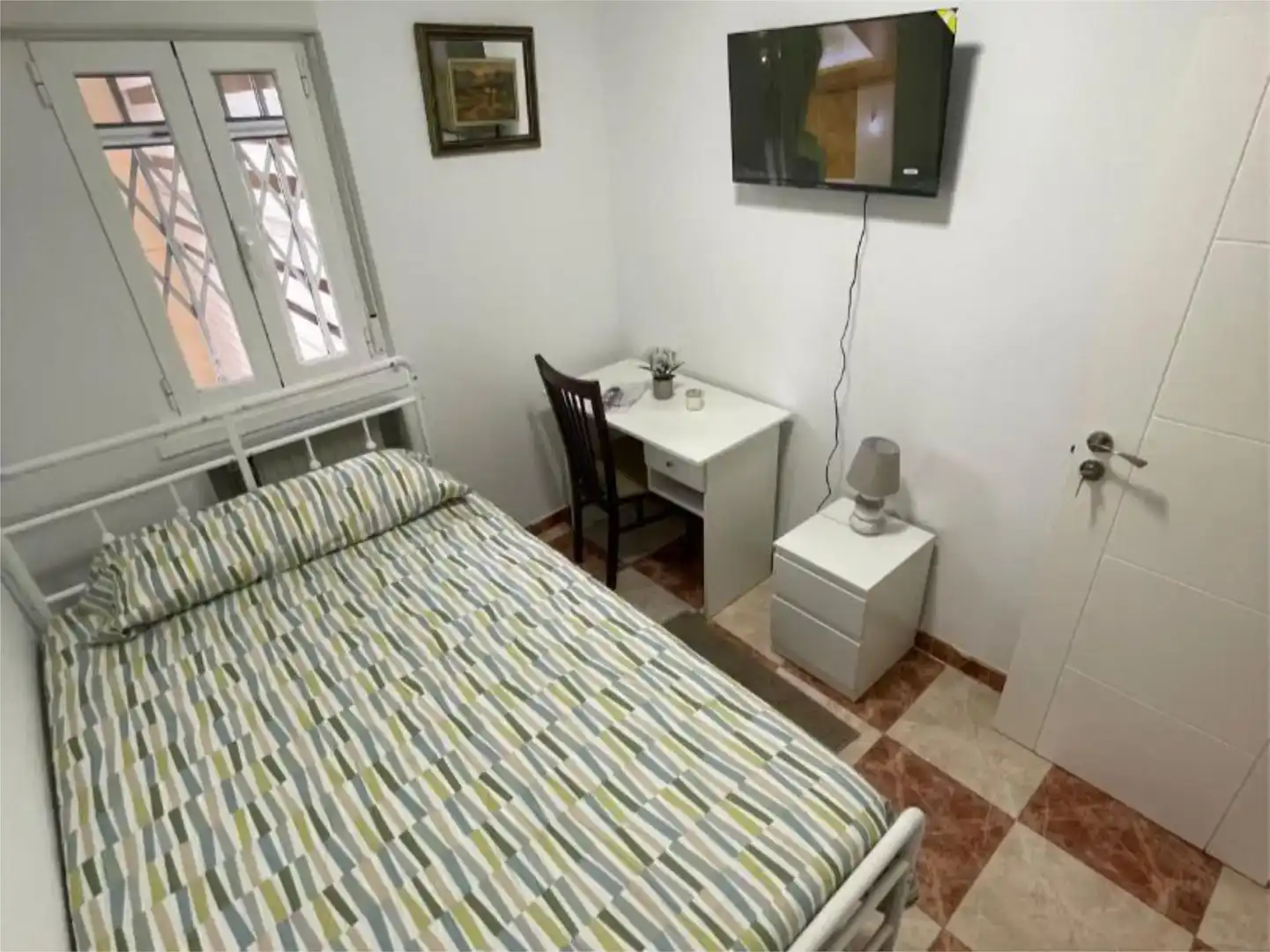 Dormitori de Pis de lloguer en Fuenlabrada amb Moblat, Forn i Rentadora