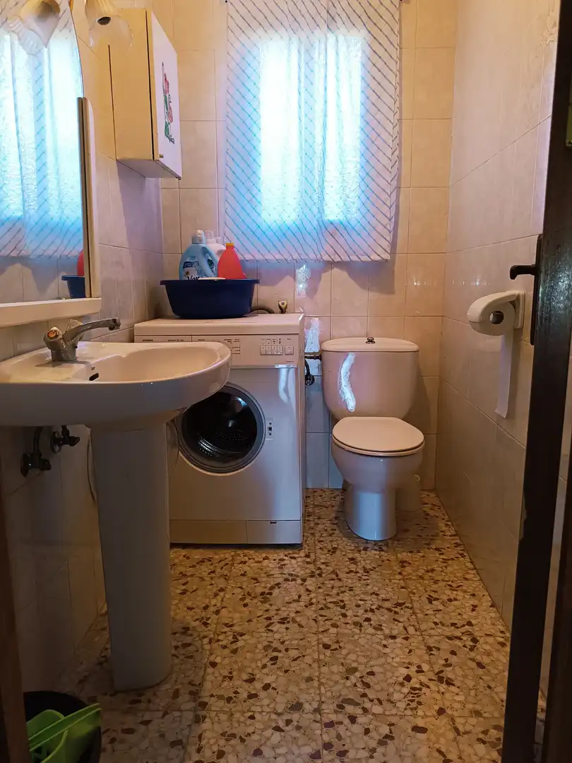 Baño de Finca rústica en venta en Estepona con Jardín privado, Terraza y Amueblado