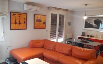 Living room of Flat for sale in Bilbao   with Air Conditioner, Terrace and Balcony