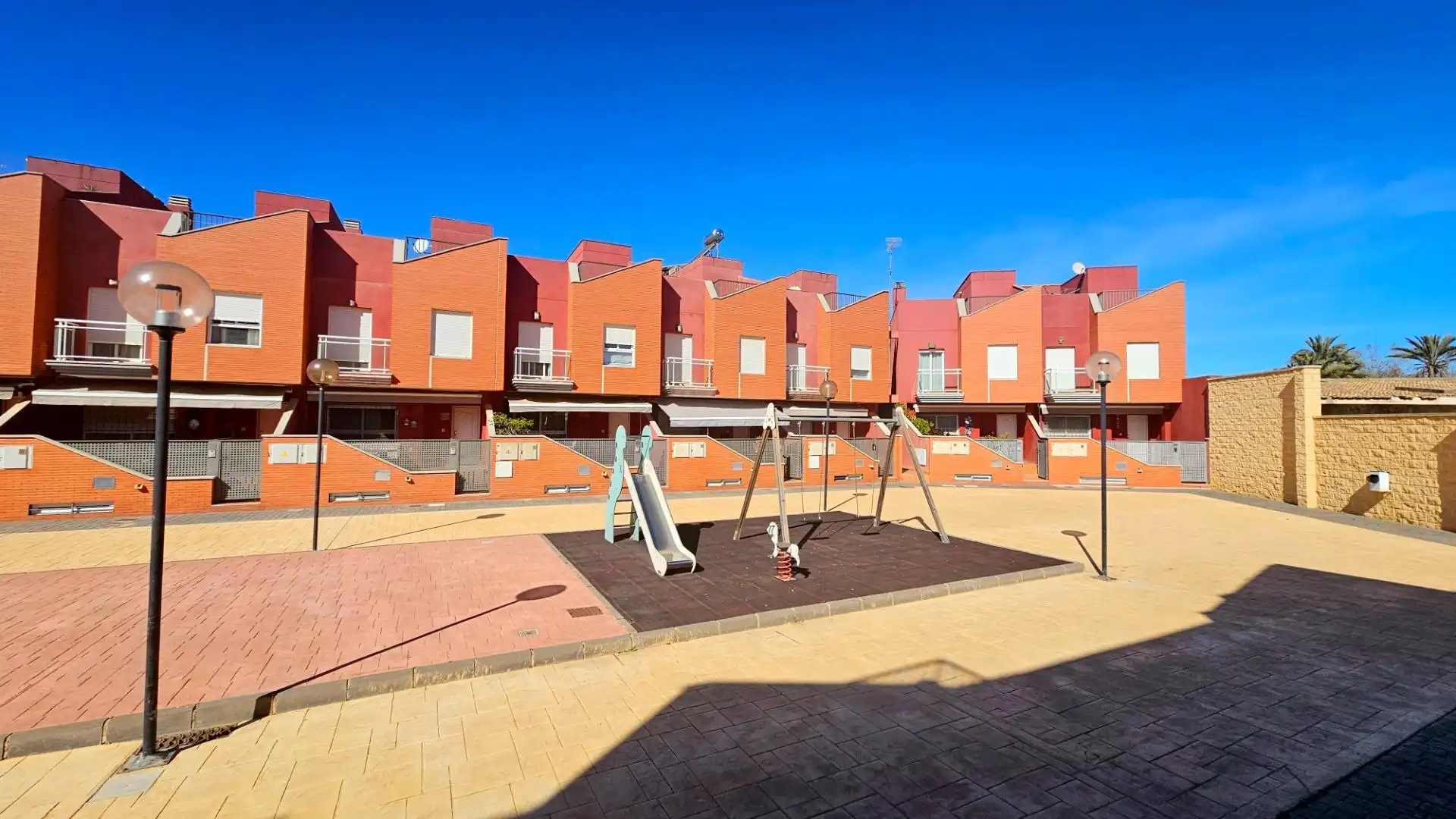 Vista exterior de Casa adosada en venta en Cartagena con Aire acondicionado, Jardín privado y Terraza