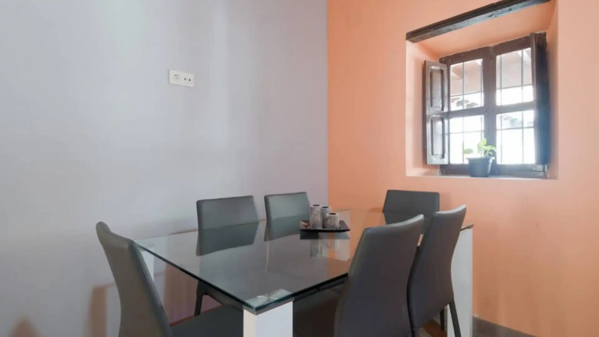 Dining room of Apartments for rent in  Granada Capital  with Air Conditioner, Furnished and Washing machine