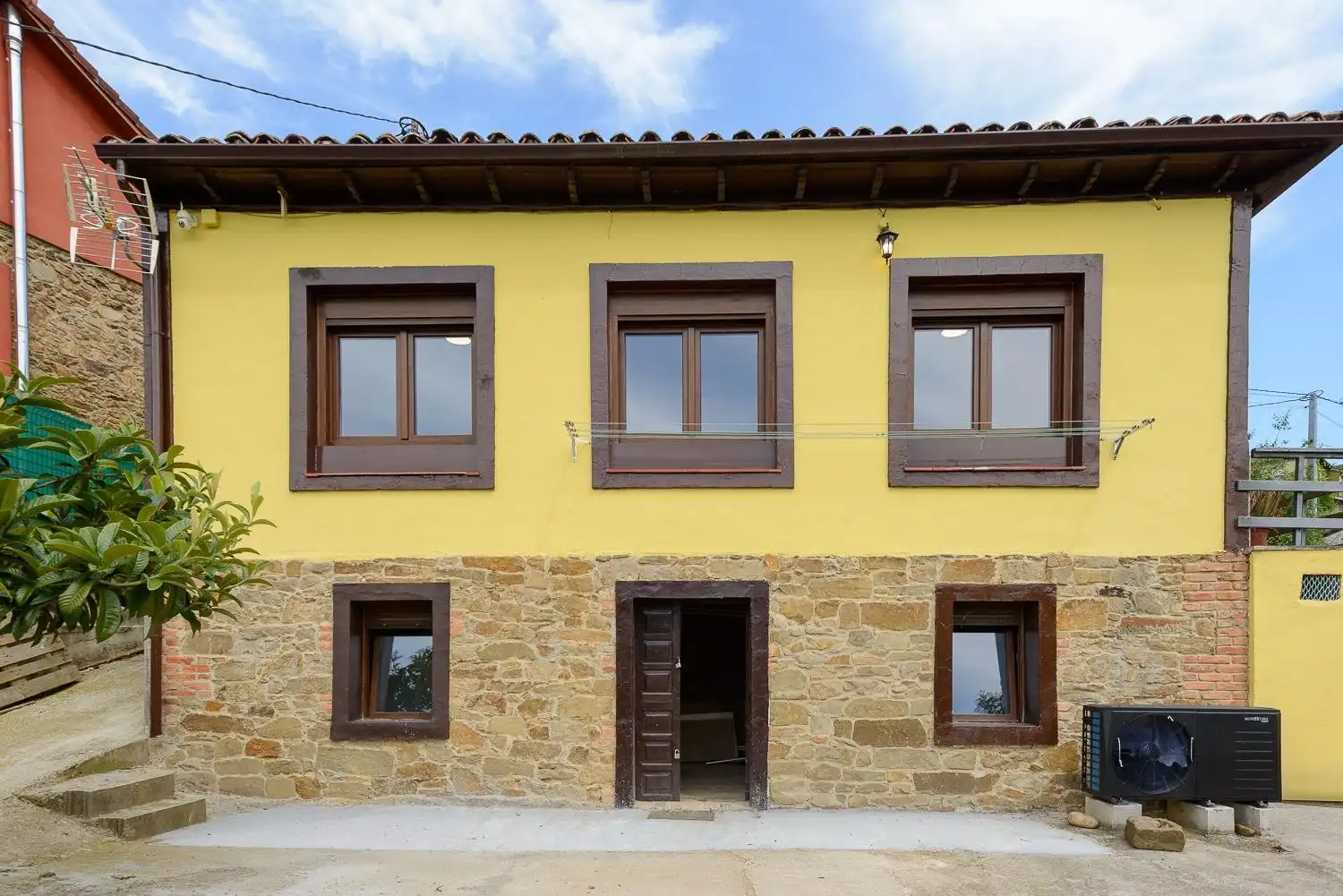 Vista exterior de Casa o chalet en venta en Langreo con Aire acondicionado, Calefacción y Jardín privado