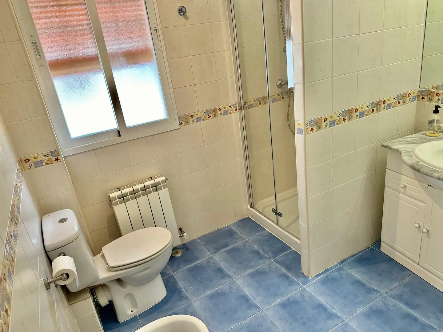 Bathroom of Apartments for rent in Madrid  with Air Conditioner, Furnished and Oven