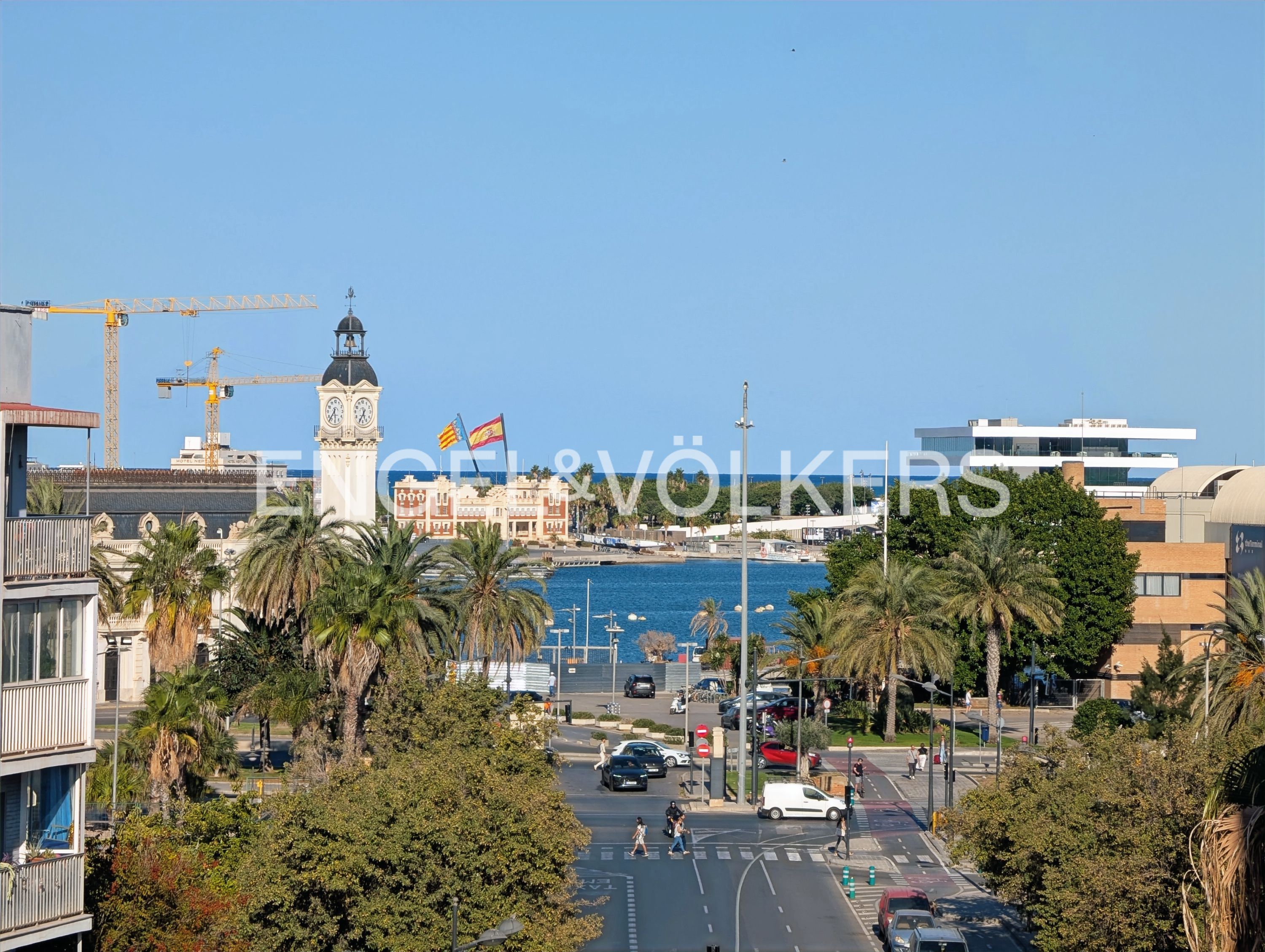 Exterior view of Apartment for sale in  Valencia Capital  with Air Conditioner, Heating and Furnished