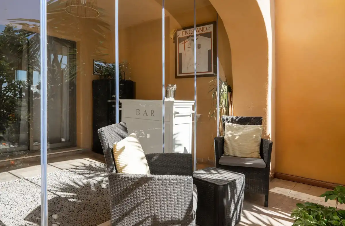 Terrassa de Planta baixa en venda en Benahavís amb Aire condicionat, Jardí privat i Terrassa