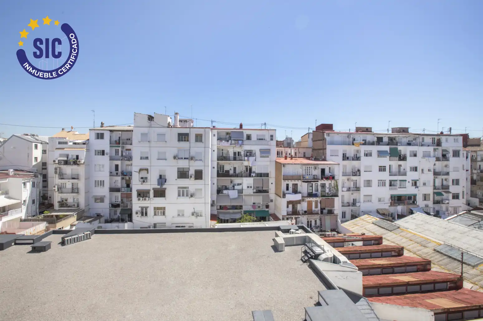 Vista exterior de Piso en venta en Valencia con Calefacción, Trastero y Balcón