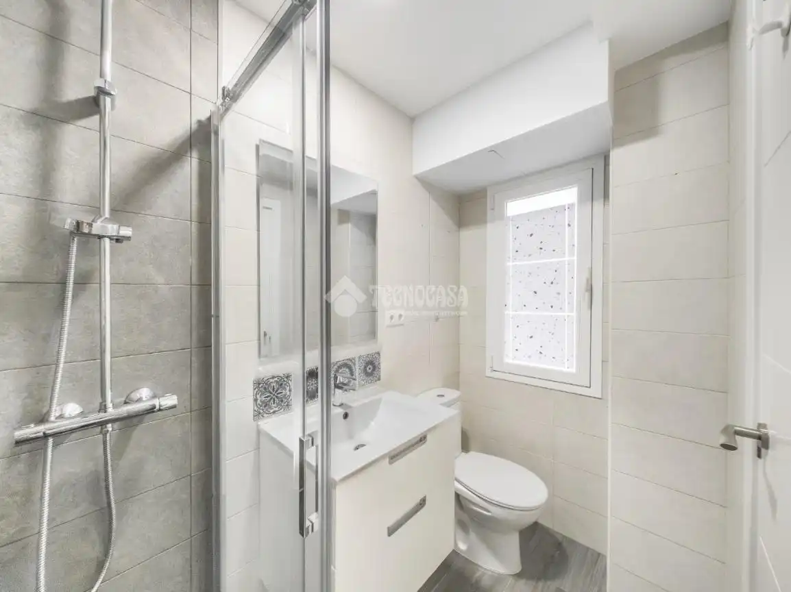 Baño de Piso en venta en Madrid con Aire acondicionado, Calefacción y Terraza