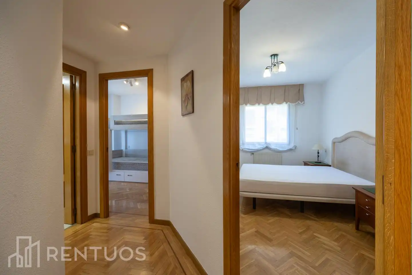Dormitori de Pis de lloguer en Madrid amb Aire condicionat, Calefacció i Parquet