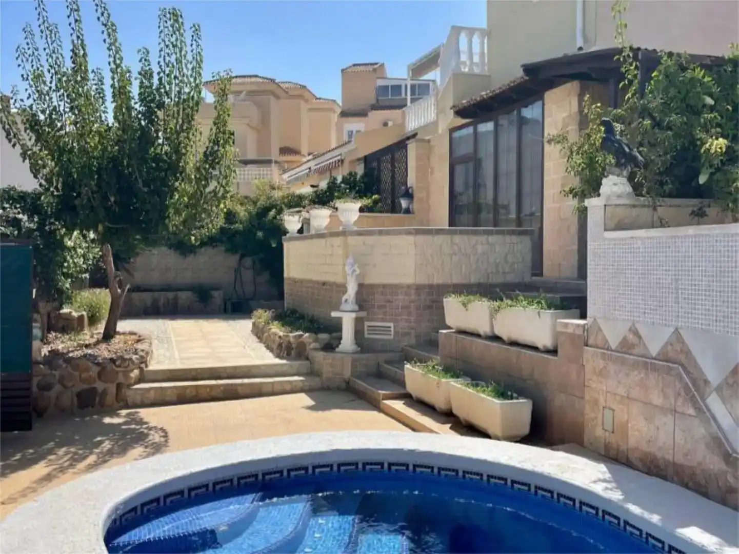 Vista exterior de Pis en venda en San Miguel de Salinas amb Aire condicionat, Piscina i Balcó