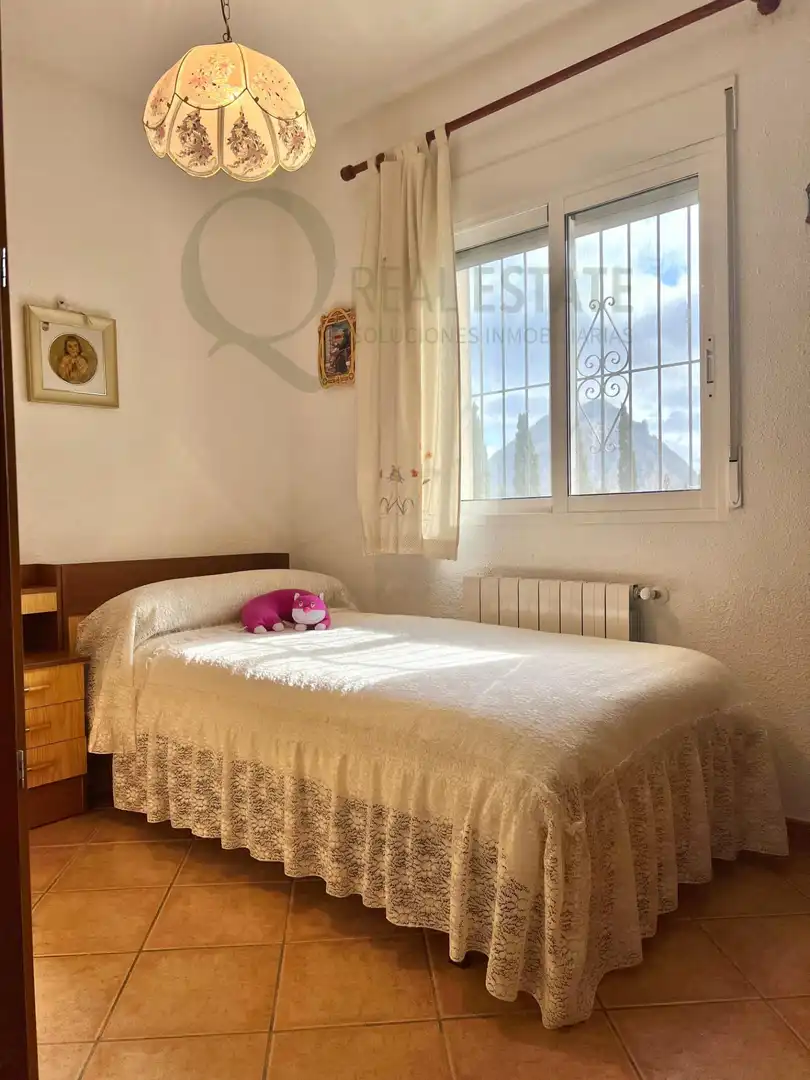 Dormitori de Casa o xalet en venda en Alicante / Alacant amb Jardí privat, Terrassa i Traster