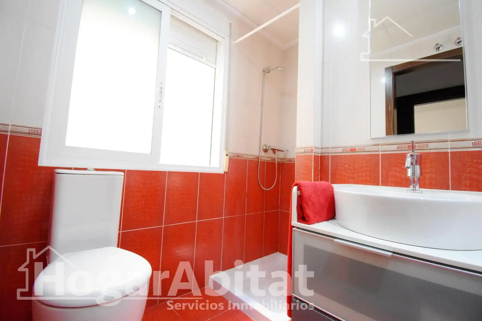 Bany de Pis en venda en L'Alqueria de la Comtessa amb Moblat i Jacuzzi