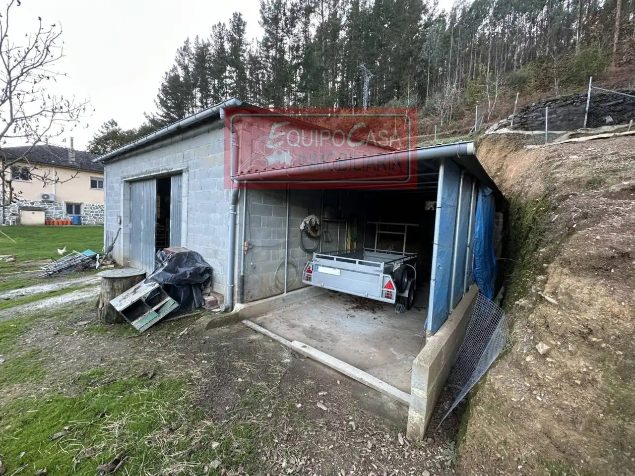 Aparcament de Casa o xalet en venda en Ribeira de Piquín amb Calefacció, Jardí privat i Moblat