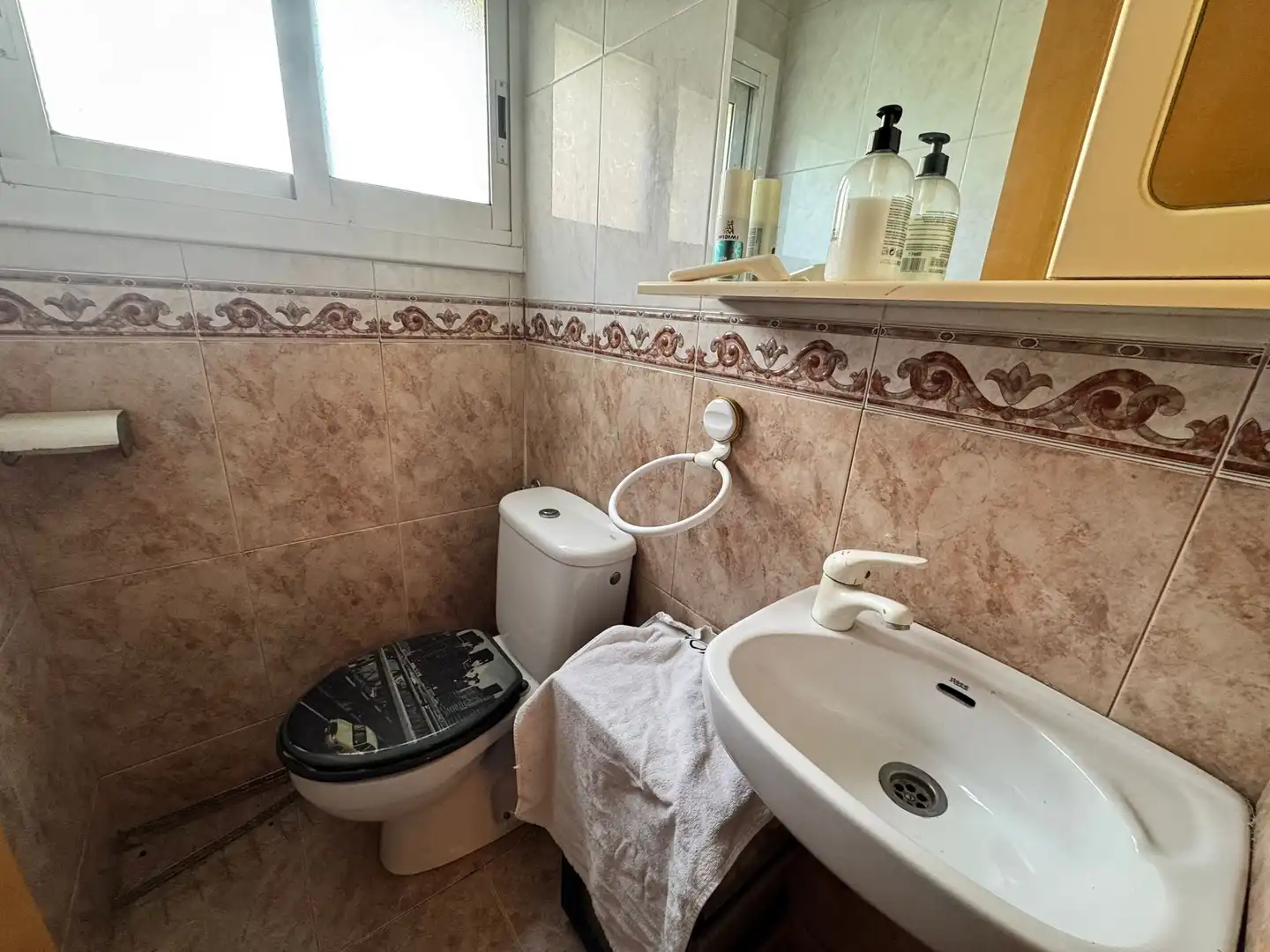 Baño de Piso en venta en L'Hospitalet de Llobregat con Balcón