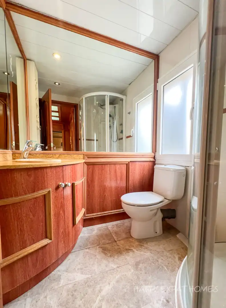 Bathroom of Houses for rent in Sant Just Desvern  with Air Conditioner, Heating and Private garden