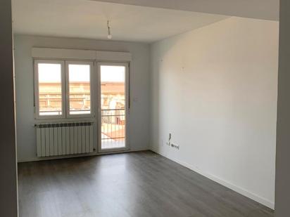 Living room of Flat to rent in  Zaragoza Capital  with Heating, Furnished and Oven