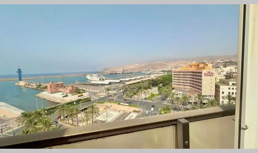 Vista exterior de Ático en venta en Almería con Aire acondicionado, Calefacción y Terraza
