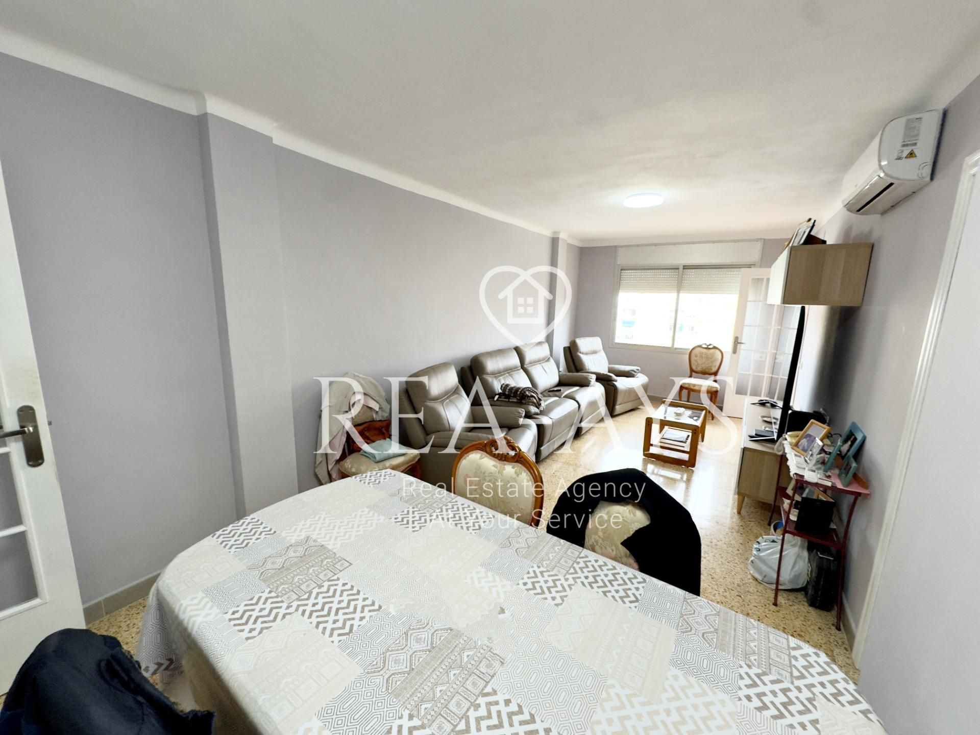 Flat for sale in Cornellà de Llobregat  with Air Conditioner, Heating and Terrace