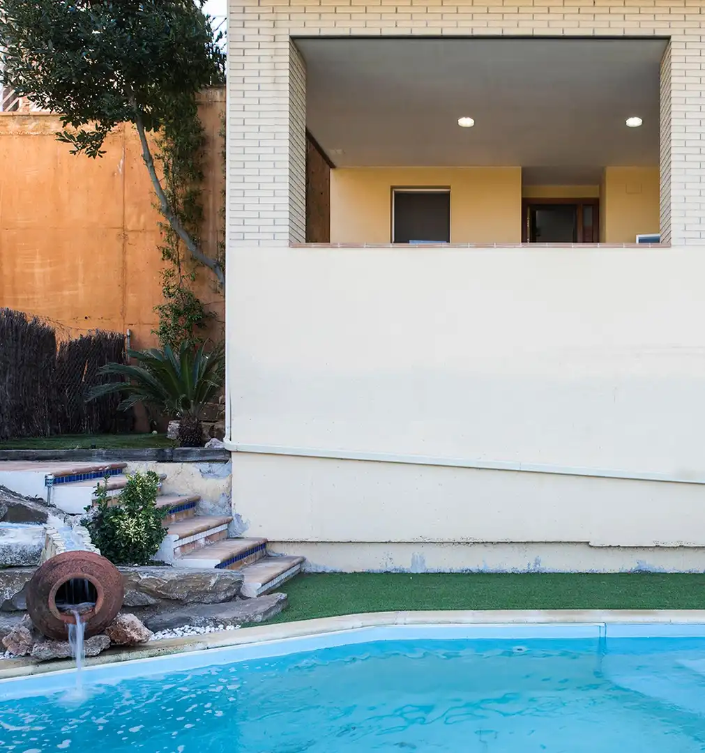 Vista exterior de Casa o chalet en venta en La Pobla de Claramunt con Aire acondicionado, Calefacción y Jardín privado
