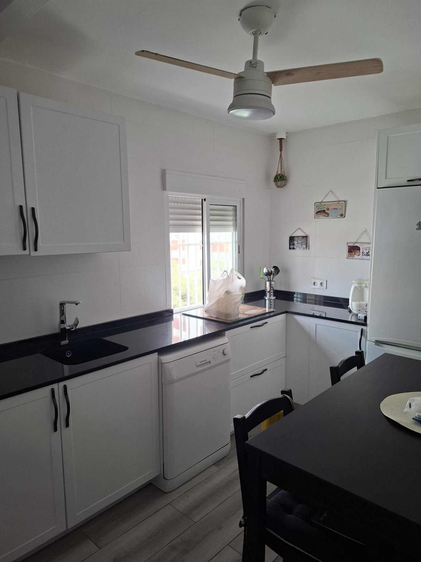 Cocina de Piso en venta en Algeciras con Balcón