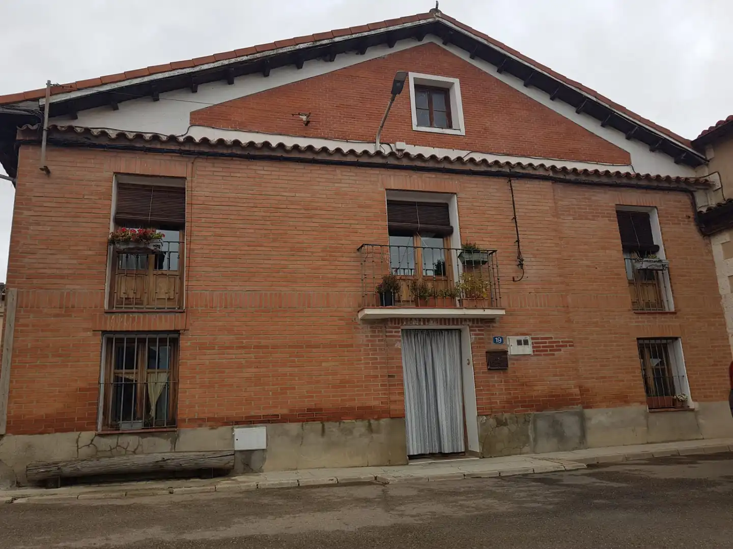 Vista exterior de Casa o xalet en venda en Corcos amb Calefacció, Moblat i Forn