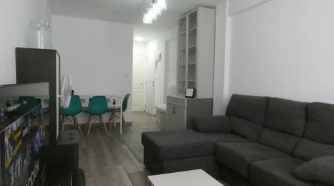 Foto 2 de Piso de alquiler en De Emilio Prados, Girón - Las Delicias, Málaga Capital