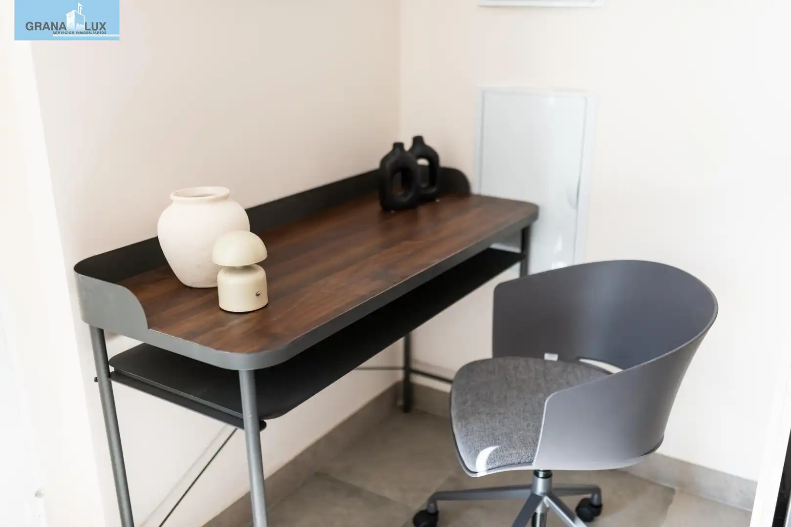 Study for sale in Granada  with Air Conditioner, Heating and Furnished