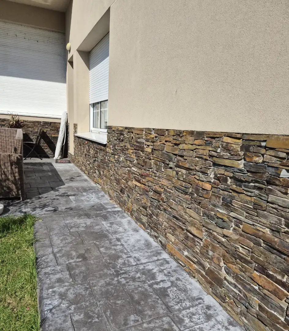 Vista exterior de Casa o chalet en venta en Oleiros con Calefacción, Jardín privado y Parquet
