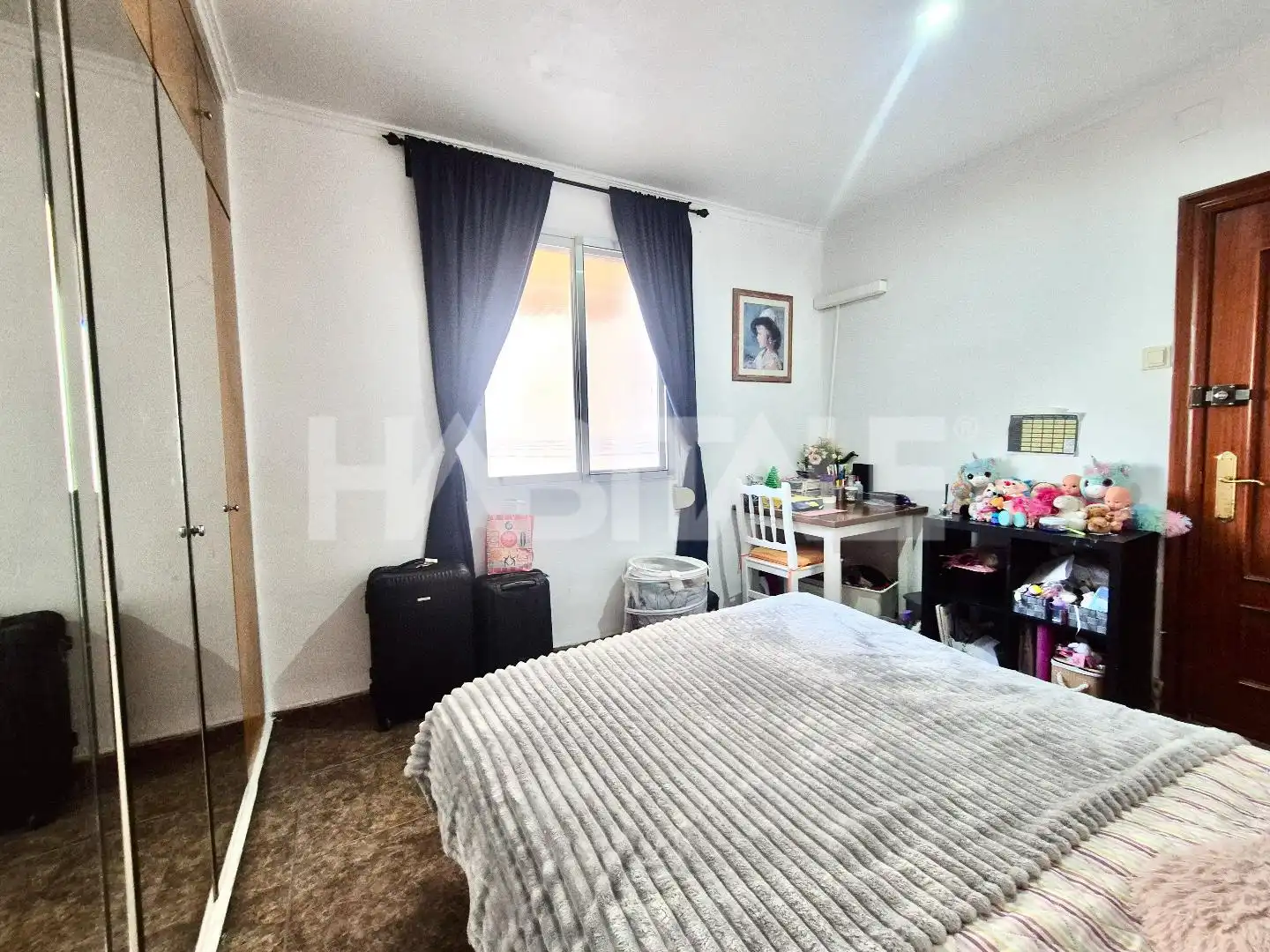 Schlafzimmer von Wohnung zum Verkauf in Valencia mit Möbliert