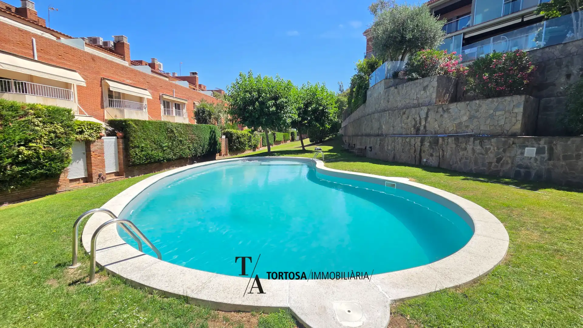 Adossat amb piscina en venda a Golf - Can Trabal