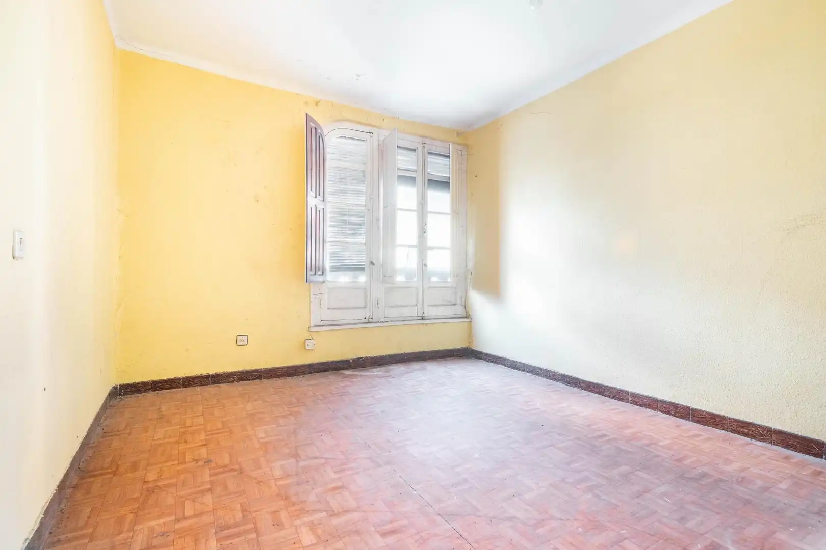 Gebäude zum Verkauf in Calle de Valentín Ochoa, 4, La Felguera