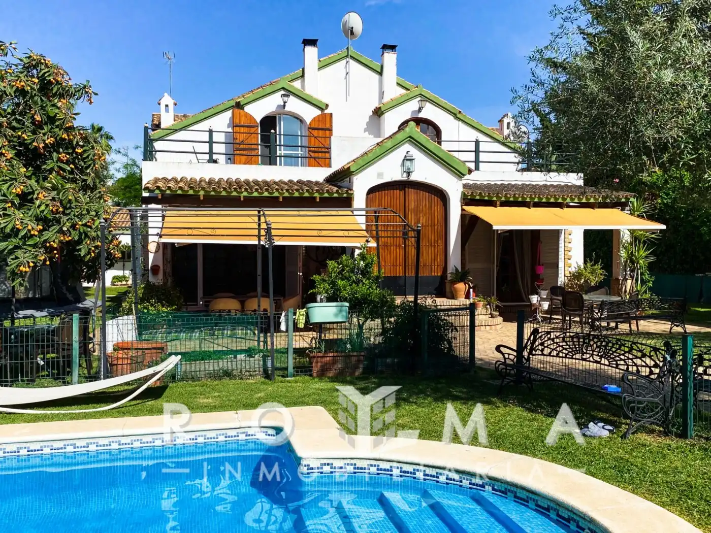 Villa con piscina in vendita a Torrequinto