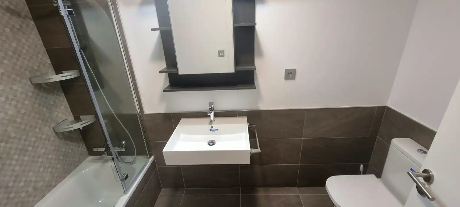 Badezimmer von Wohnung zur Miete in Entrenúcleos